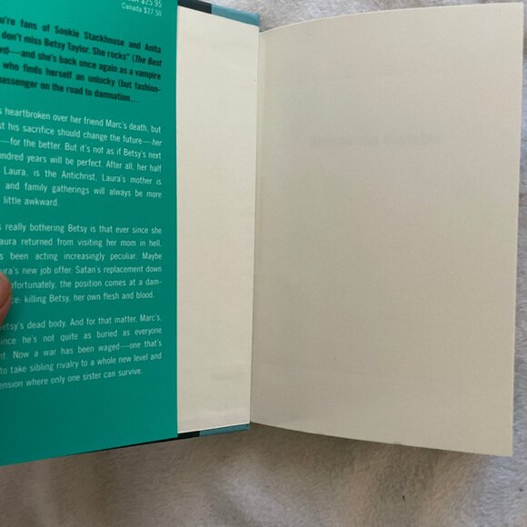 Undead and Unstable by MaryJanice Davidson (2012, Hardcover) Queen Betsy VG Cond - Picture 3 of 7